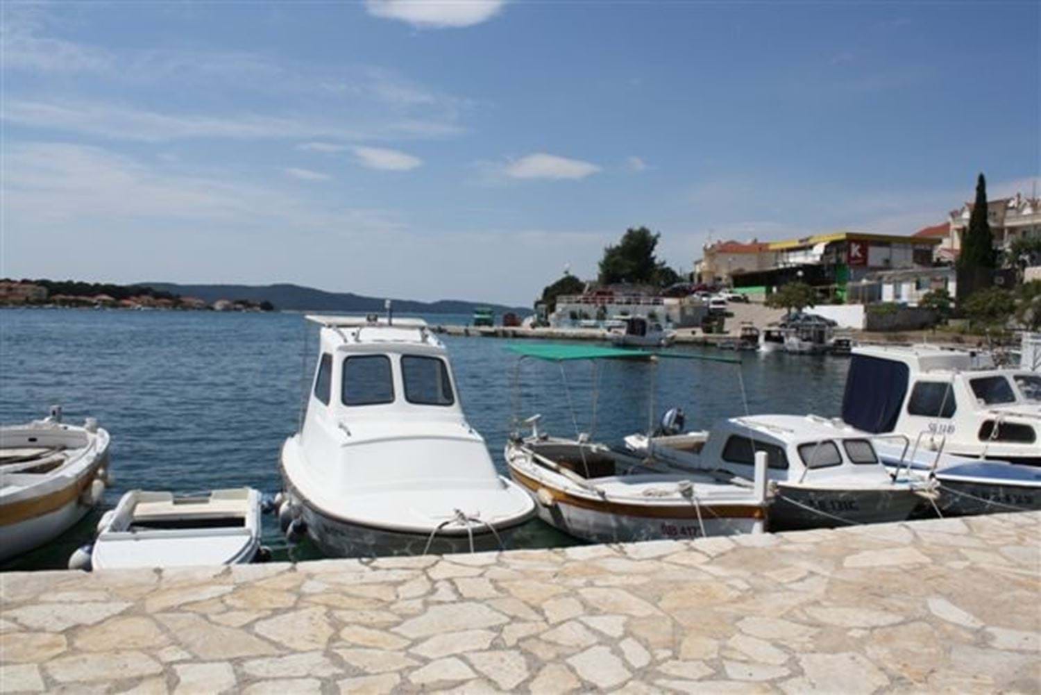 Het haventje van Brodarica in Kroatië