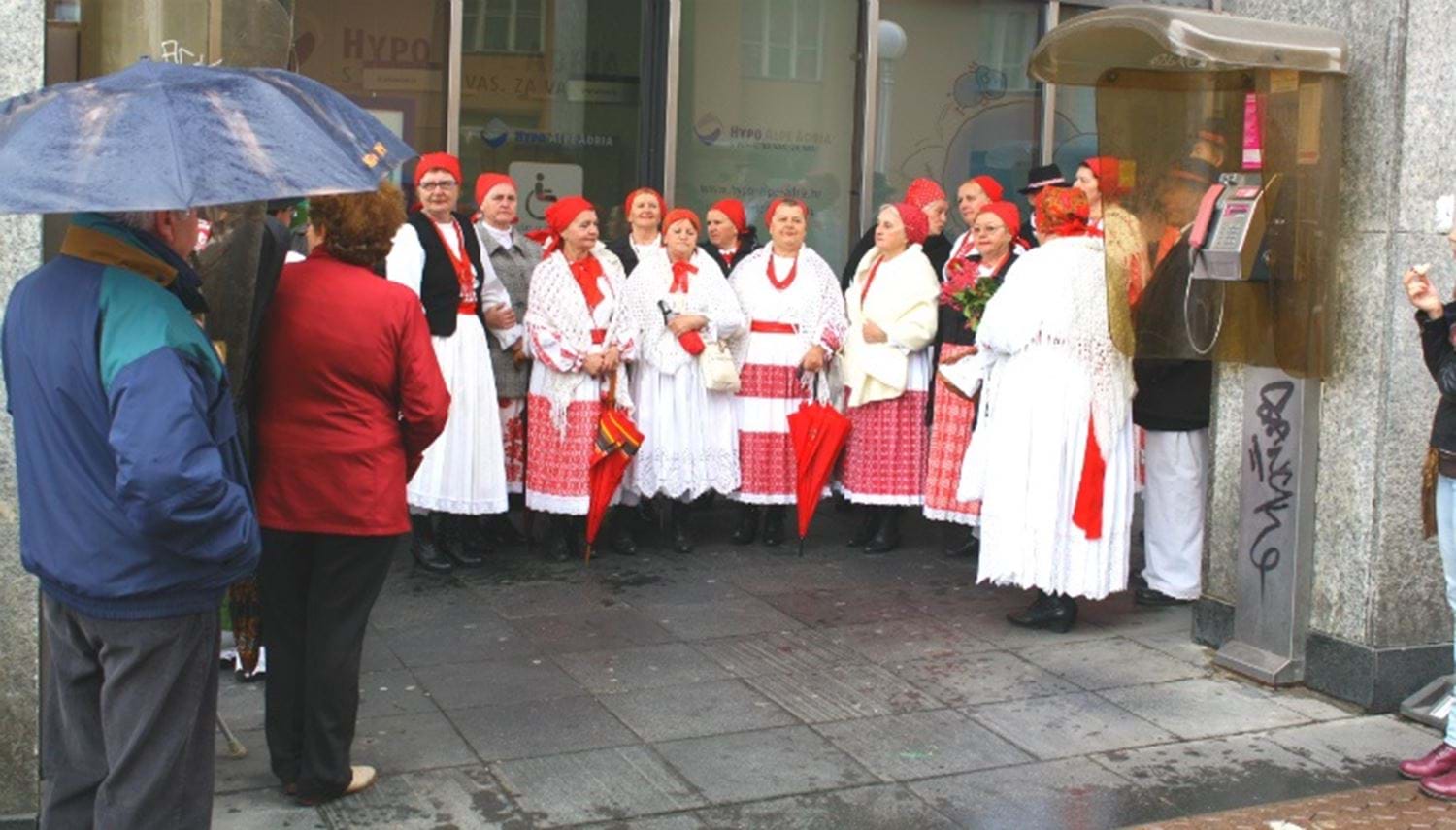 Een folkoristische zanggroep in Zagreb