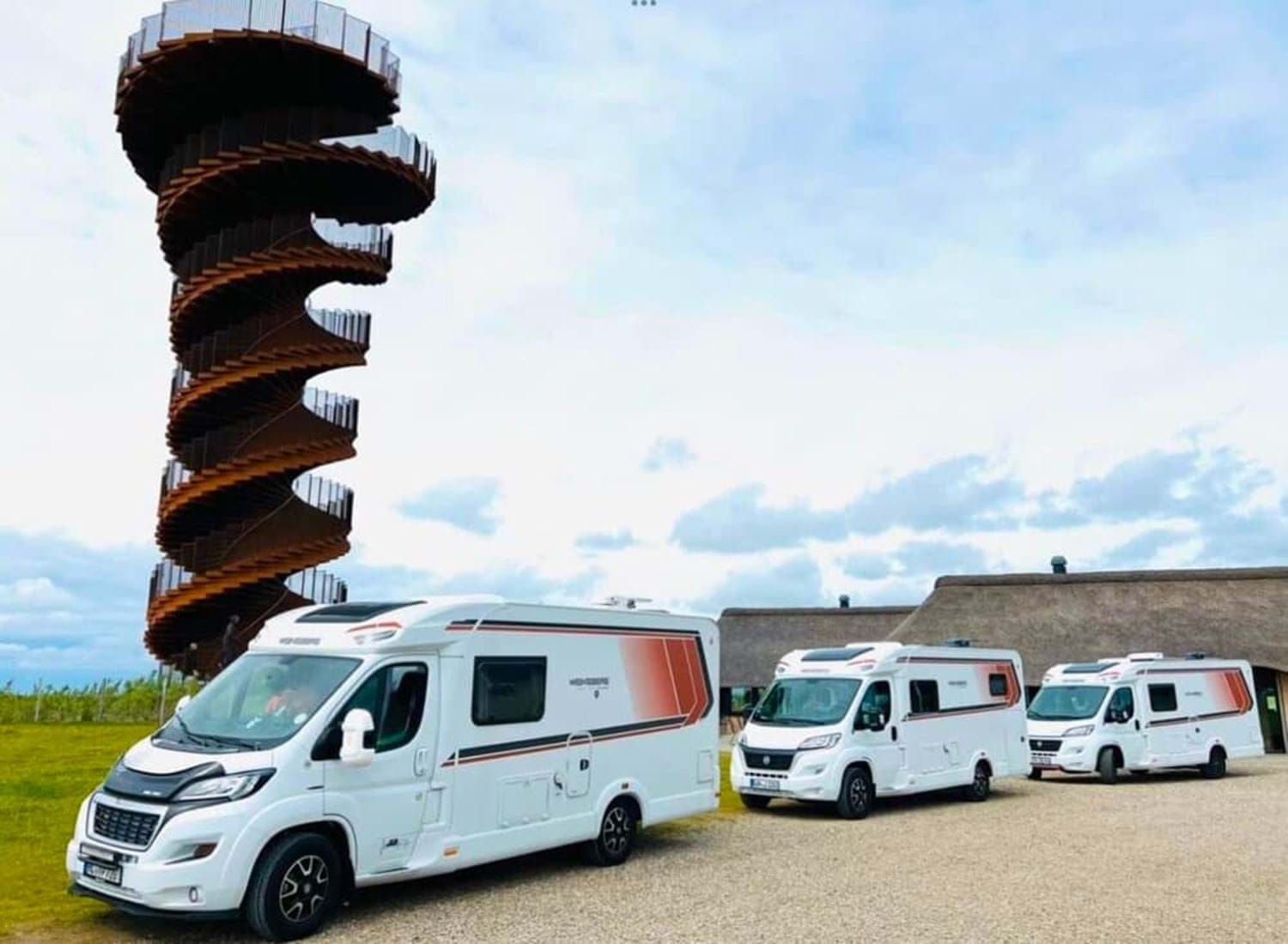 Recordpoging vredesteken met Weinsberg-campers 2