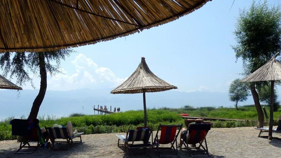 Camping met strandterras in Albanië