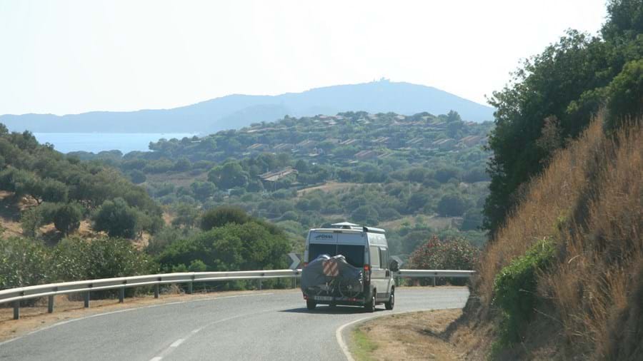 camper_met__markeringsbord_fietsdrager_spanje