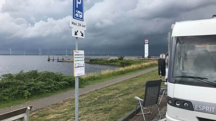 camperplaats-zuidfront-hellevoetsluis-web-1