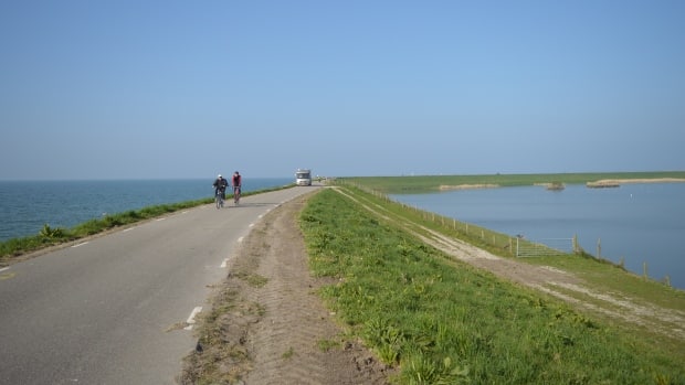 Camperreis Noord Holland Omringdijk Bij Ijsselmeer