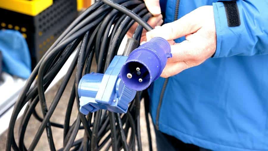 Neopreen stroomkabel voor de camper met CEE stekers