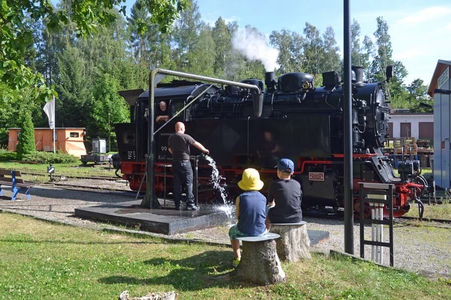 Een stoomlocomotief op station Hasselfelde