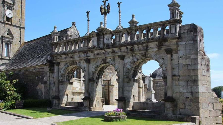 Ruine bogen aan de Franse kust