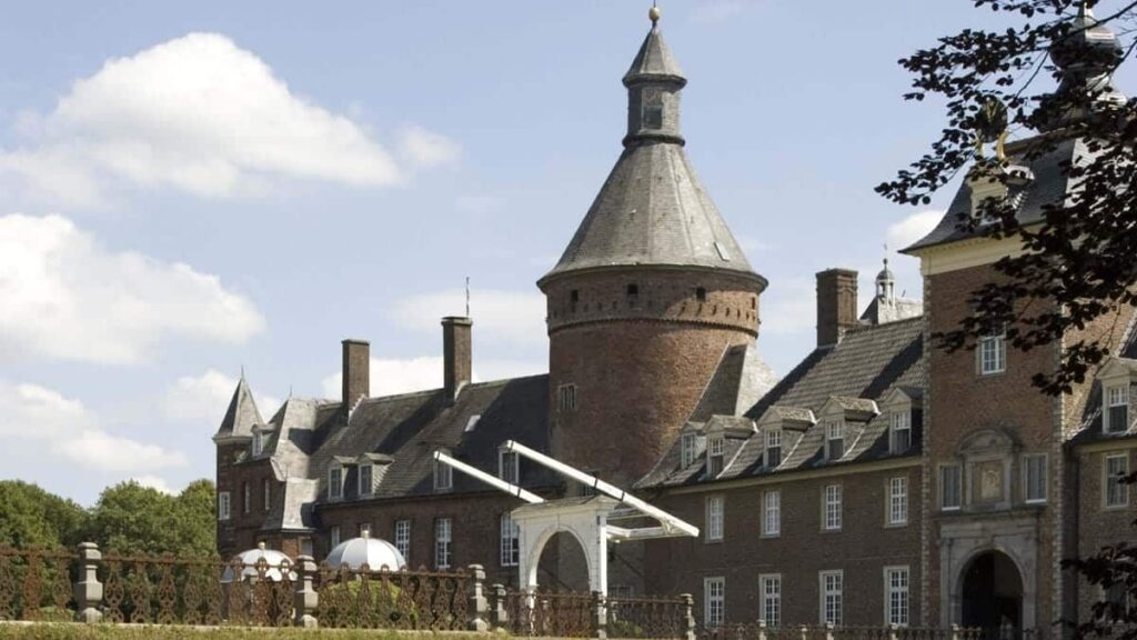 istock-duitsland-waterburcht-anholt-3
