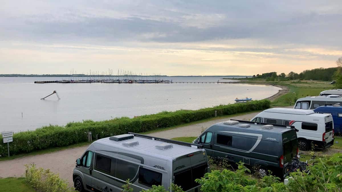 Aan het water staan met de camper