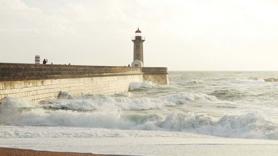 Havenpier met lichtbaken - Portugal