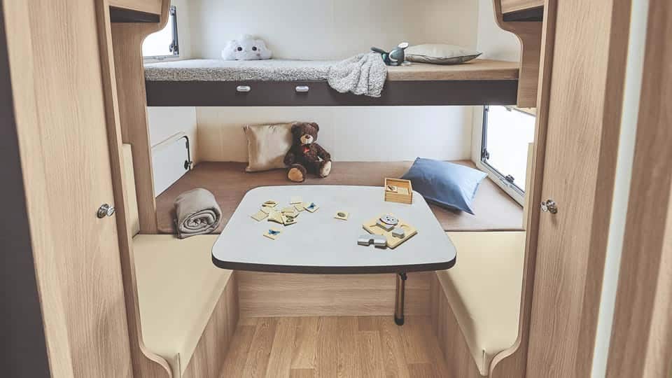 Itineo Famili SB740: integraalcamper met kinderkamer - kinderslaapkamer