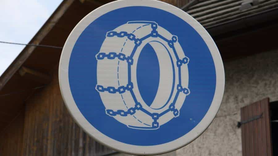 sneeuwkettingen-verplicht-bij-dit-bord-1