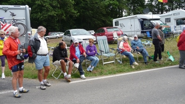 tour-de-france-per-camper-praten-wielrenfans