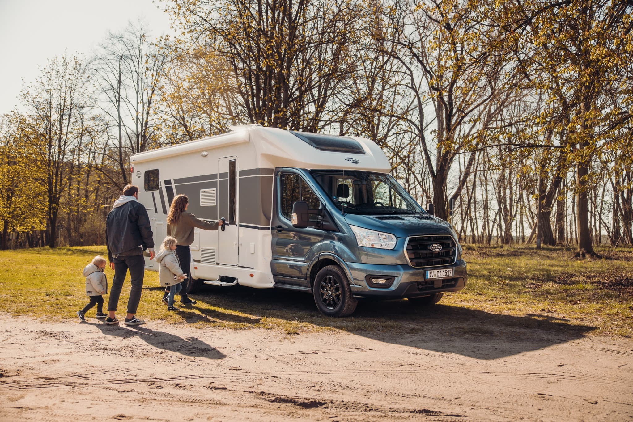 Halfintegraaltrio van Carado op Ford-basis
