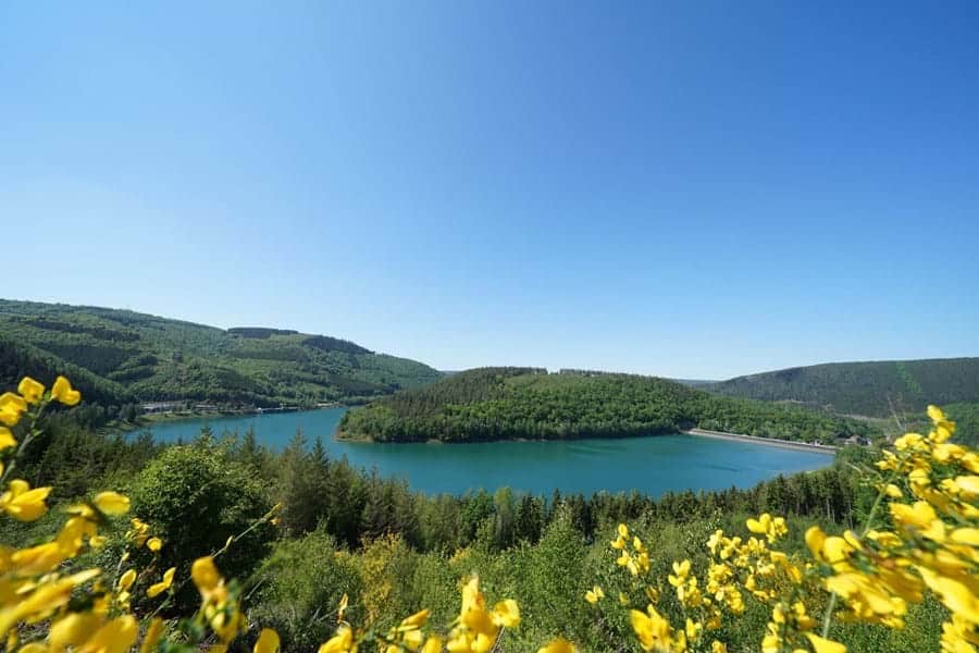 Camperen in de Ardennen - Uitzicht op rivier