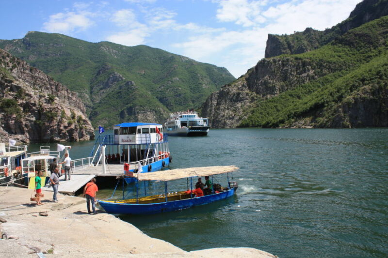 albania-shkoder-meer-en-veerdienst-2018-042