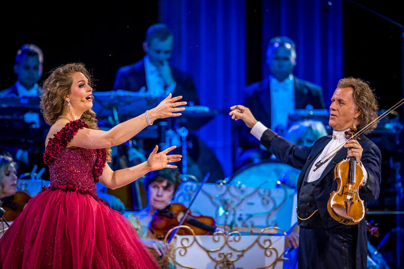 andre-rieu-vrijthof-podium-zangeres-maastricht-2019