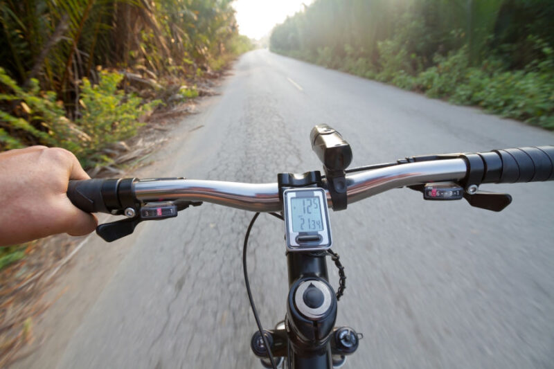 Fietsstuur met eensnelheidsmeter