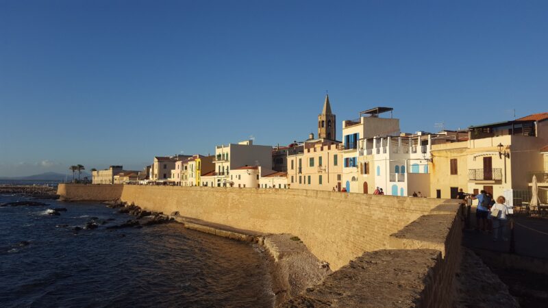 italië sardinië alghero stadsmuur