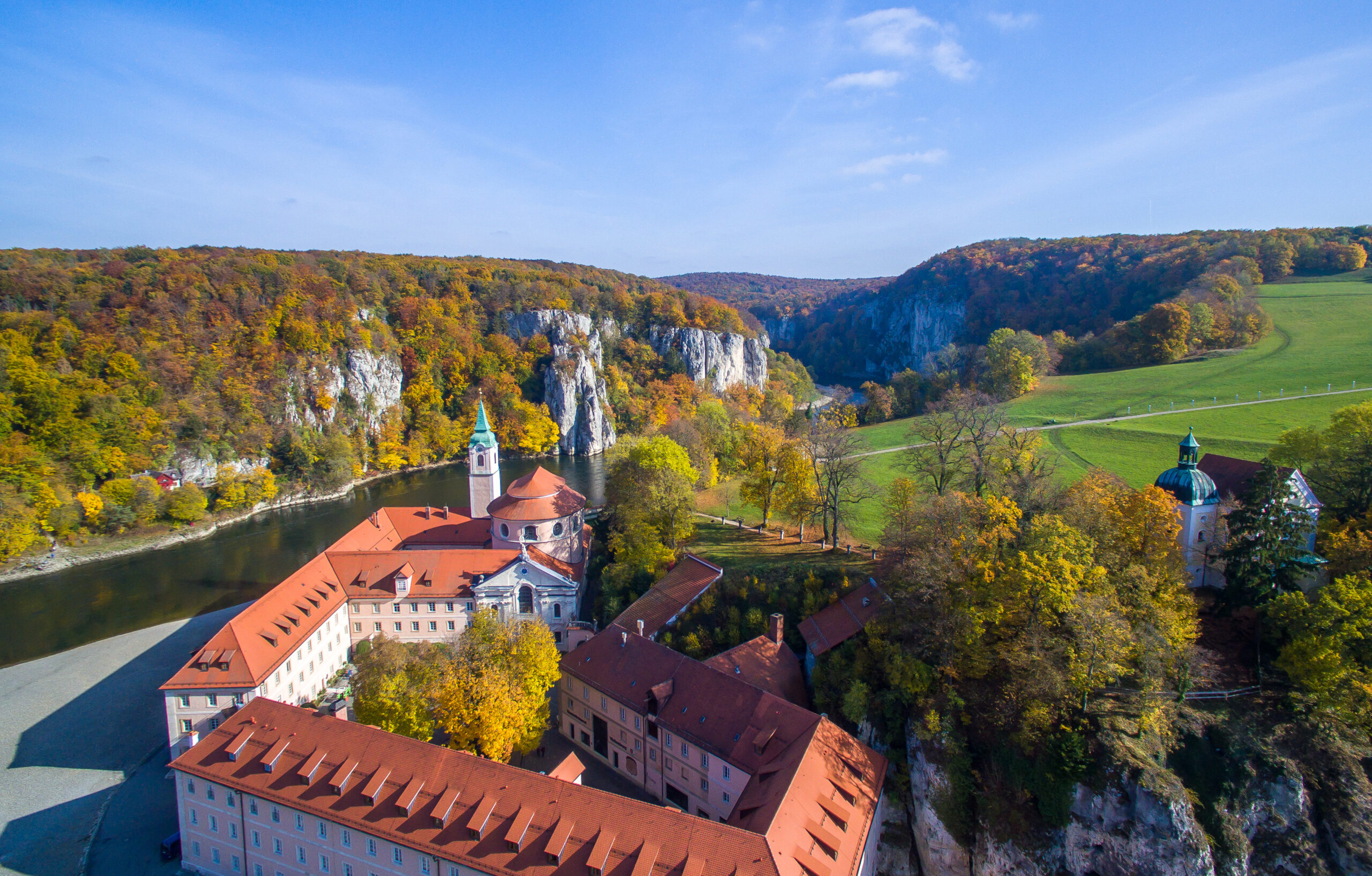 iStock-Duitsland Kelheim klooster Weltenburg Donau Beieren rivier bergen herfst