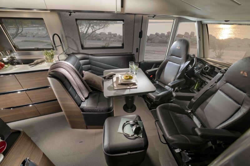 15_supersonic_dinette_bc8_9685