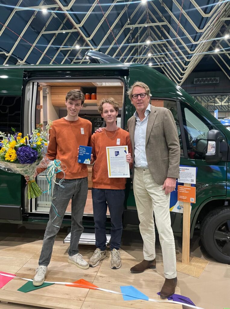 Gelukkige winnaars Verkiezing Camper van het jaar - VAN-Jorn