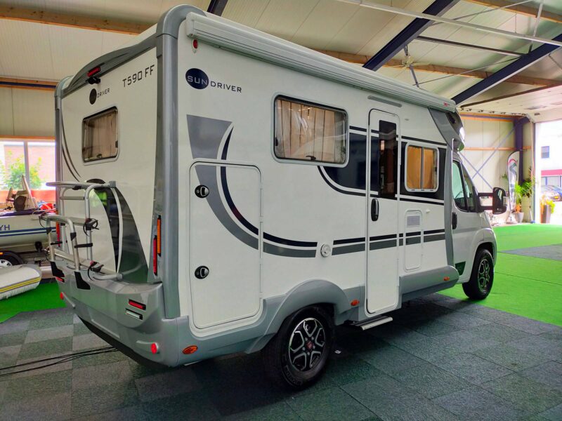 sun-driver-t590ff-compact-met-enkelebedden-5