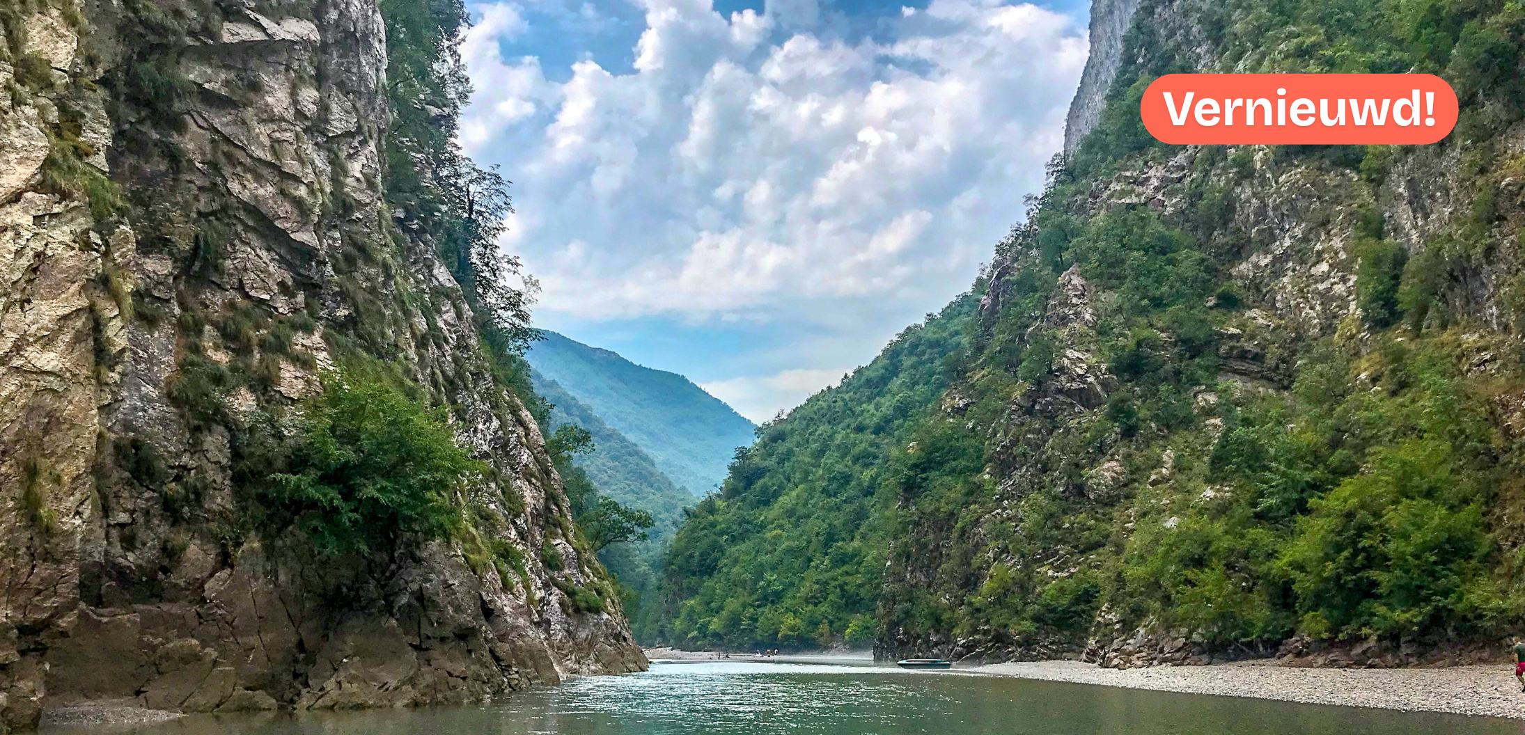 Meer tussen bergen in Shkodër, Albanië