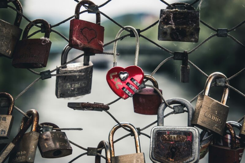 Liefdesslotjes op de Erzherzog-Johann-Brücke, Oostenrijk