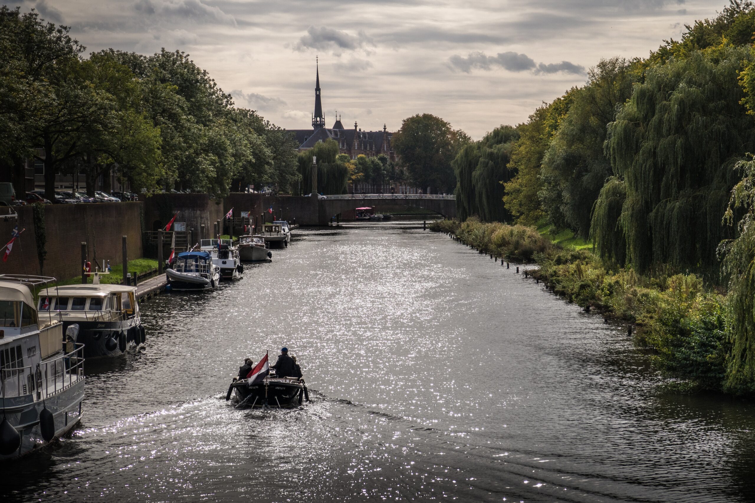 Rivier in Den Bosch, Nederland