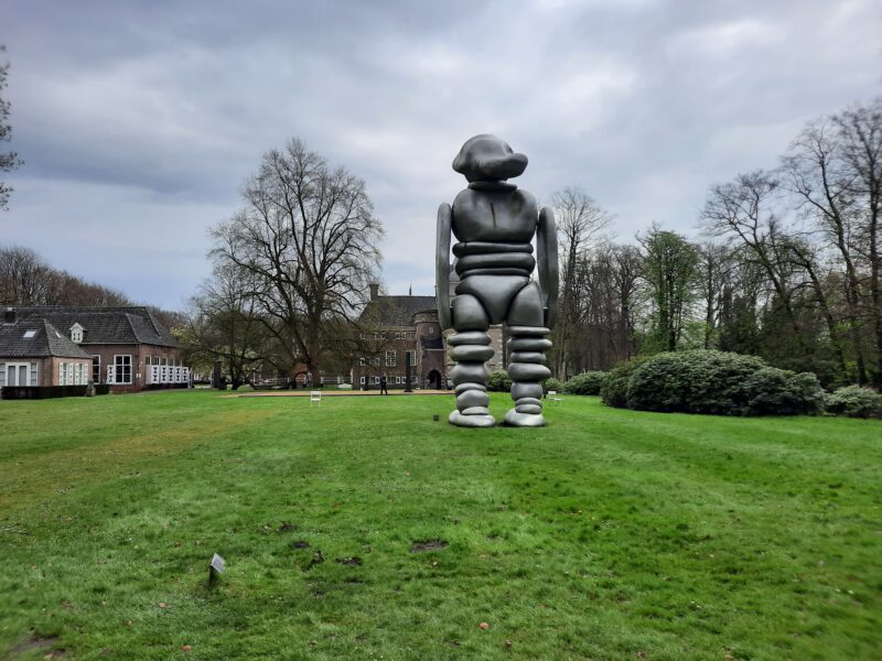 standbeeld in heino