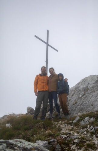 gezin op een berg