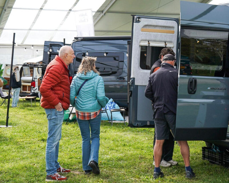 Ter illustratie - Campervan Days 2026, campervans in hal