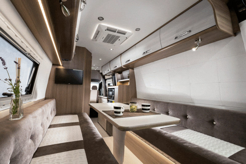 Bravia Mobil Swan 699